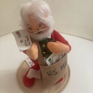 Annalee 1992 Santa Claus in vest with mail sack
Good condition Has paint